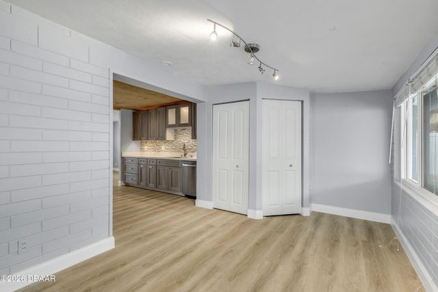 921 E 2nd Avenue E, New Smyrna Beach, FL 32169