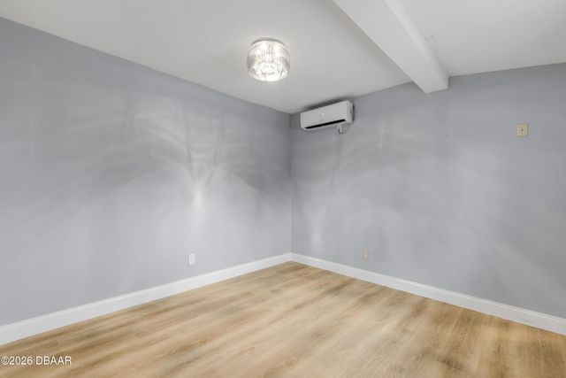 921 E 2nd Avenue E, New Smyrna Beach, FL 32169