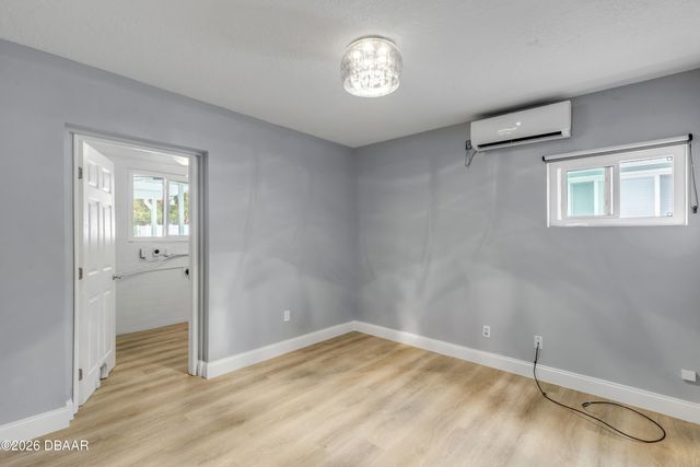 921 E 2nd Avenue E, New Smyrna Beach, FL 32169