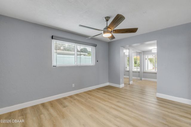 921 E 2nd Avenue E, New Smyrna Beach, FL 32169