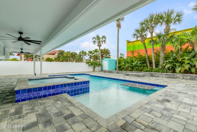 921 E 2nd Avenue E, New Smyrna Beach, FL 32169