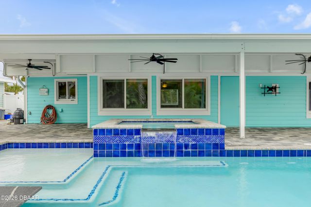 921 E 2nd Avenue E, New Smyrna Beach, FL 32169