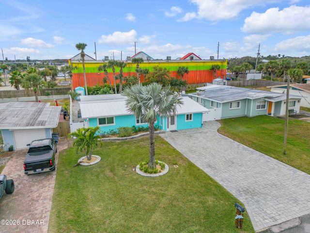 921 E 2nd Avenue E, New Smyrna Beach, FL 32169