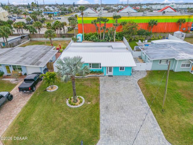 921 E 2nd Avenue E, New Smyrna Beach, FL 32169