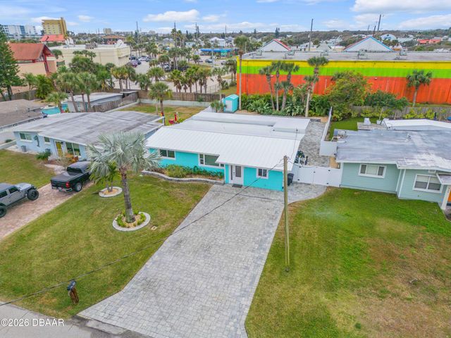 921 E 2nd Avenue E, New Smyrna Beach, FL 32169