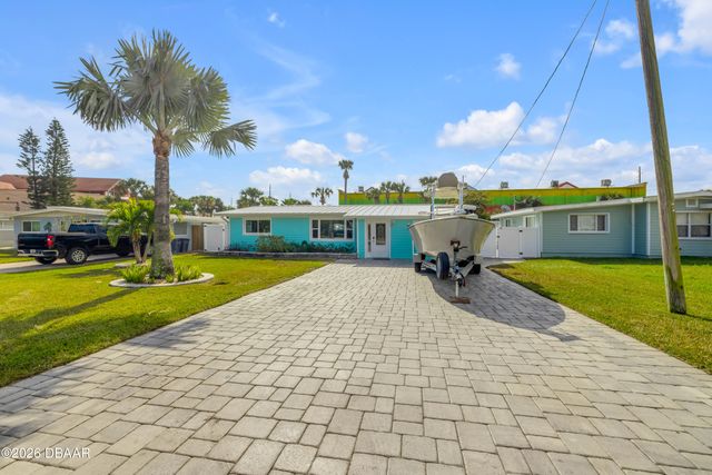 921 E 2nd Avenue E, New Smyrna Beach, FL 32169