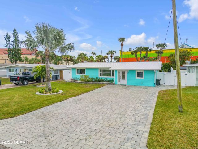 921 E 2nd Avenue E, New Smyrna Beach, FL 32169