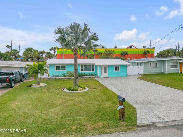 921 E 2nd Avenue E, New Smyrna Beach, FL 32169