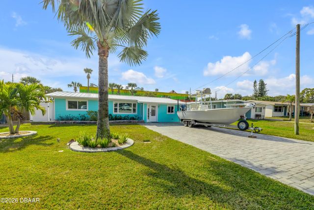 921 E 2nd Avenue E, New Smyrna Beach, FL 32169