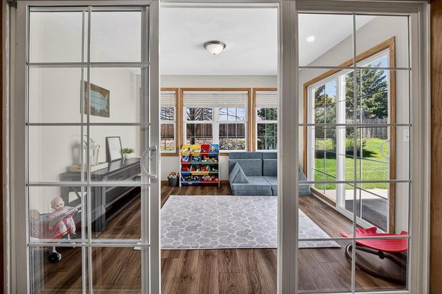 1026 Stonewood Crossing, Sun Prairie, WI 53590