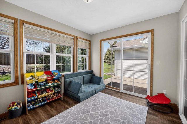 1026 Stonewood Crossing, Sun Prairie, WI 53590