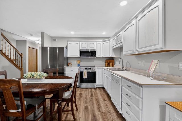 1026 Stonewood Crossing, Sun Prairie, WI 53590