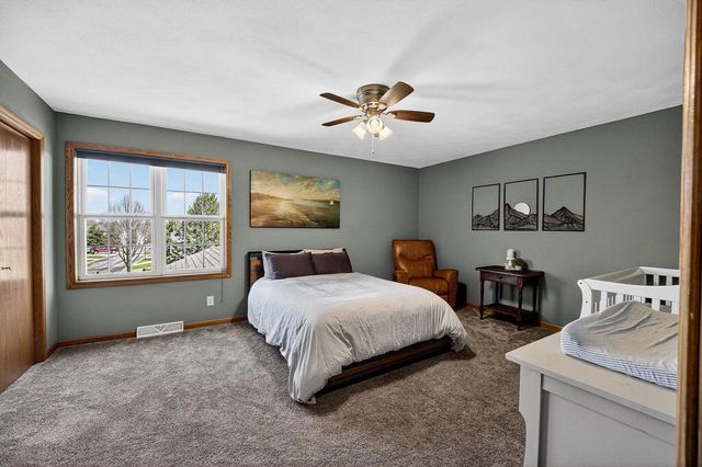 1026 Stonewood Crossing, Sun Prairie, WI 53590