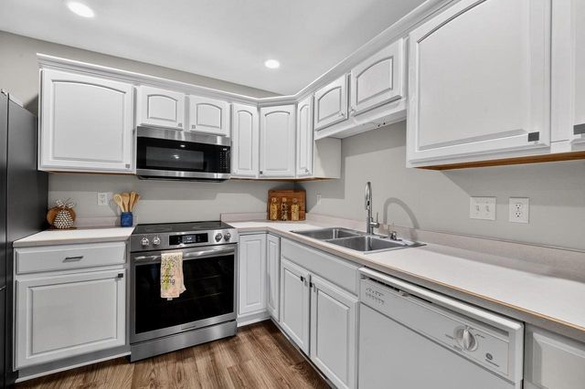 1026 Stonewood Crossing, Sun Prairie, WI 53590