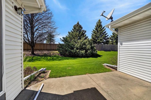 1026 Stonewood Crossing, Sun Prairie, WI 53590