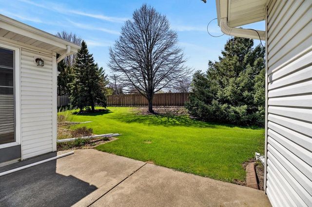 1026 Stonewood Crossing, Sun Prairie, WI 53590