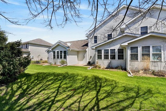 1026 Stonewood Crossing, Sun Prairie, WI 53590