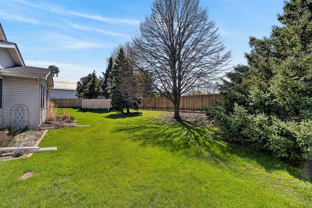 1026 Stonewood Crossing, Sun Prairie, WI 53590