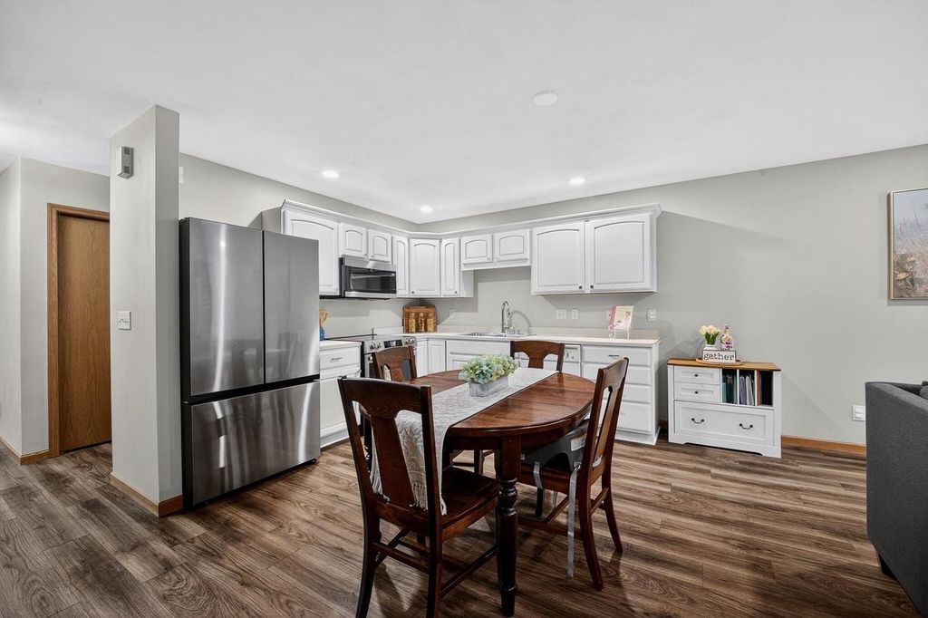1026 Stonewood Crossing, Sun Prairie, WI 53590