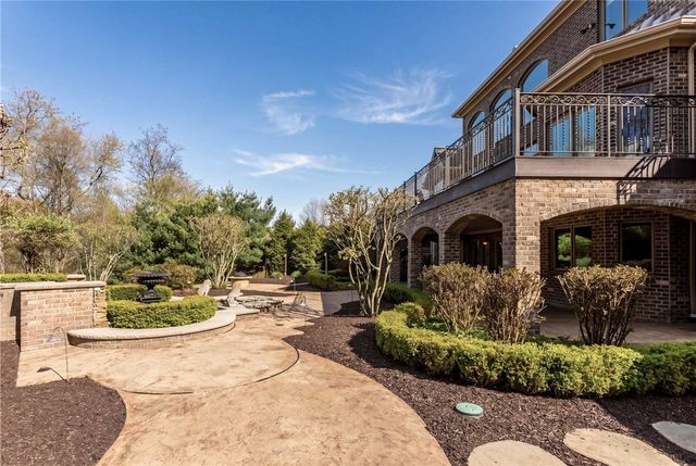 810 Chapel Hill Ct, Pine Twp, PA 15044