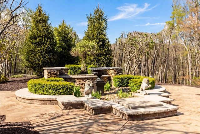 810 Chapel Hill Ct, Pine Twp, PA 15044