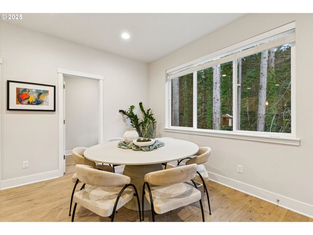 8549 Sw 176TH Ave, Beaverton, OR 97007