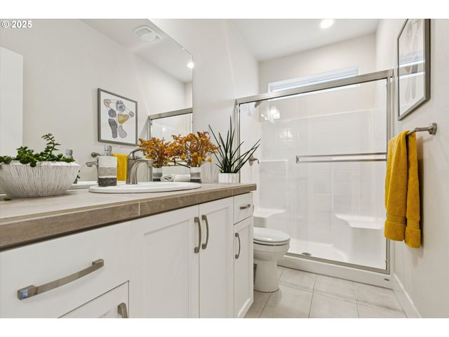 8549 Sw 176TH Ave, Beaverton, OR 97007