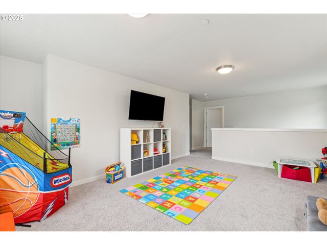 8549 Sw 176TH Ave, Beaverton, OR 97007