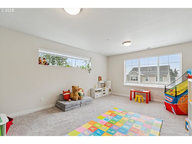 8549 Sw 176TH Ave, Beaverton, OR 97007