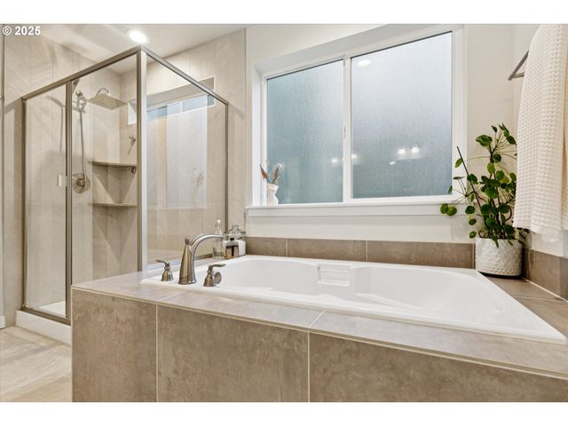 8549 Sw 176TH Ave, Beaverton, OR 97007