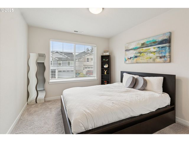 8549 Sw 176TH Ave, Beaverton, OR 97007