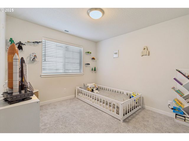 8549 Sw 176TH Ave, Beaverton, OR 97007