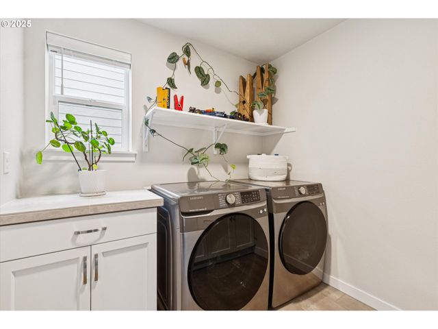 8549 Sw 176TH Ave, Beaverton, OR 97007