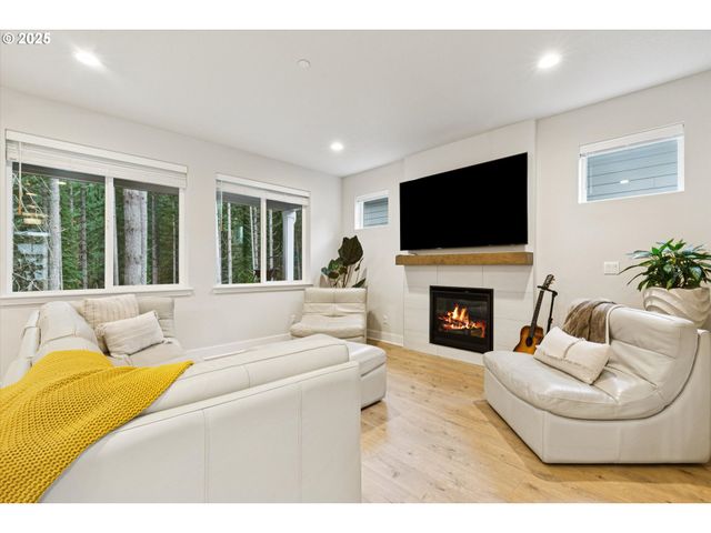 8549 Sw 176TH Ave, Beaverton, OR 97007