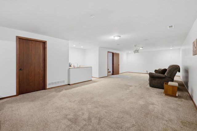2102 E Lotus, Andover, KS 67002
