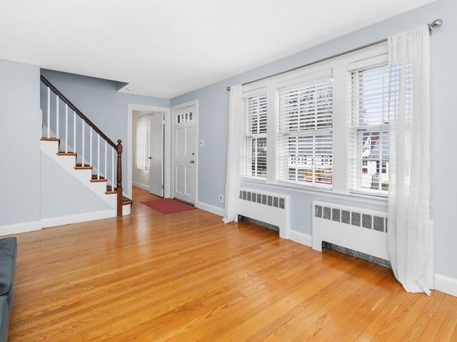 31 Oakledge Road, Waltham, MA 02452