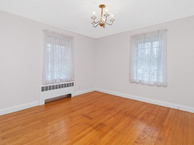 31 Oakledge Road, Waltham, MA 02452