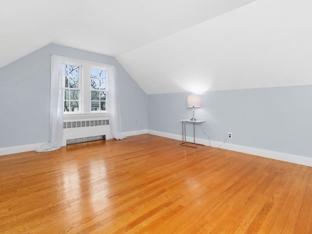 31 Oakledge Road, Waltham, MA 02452