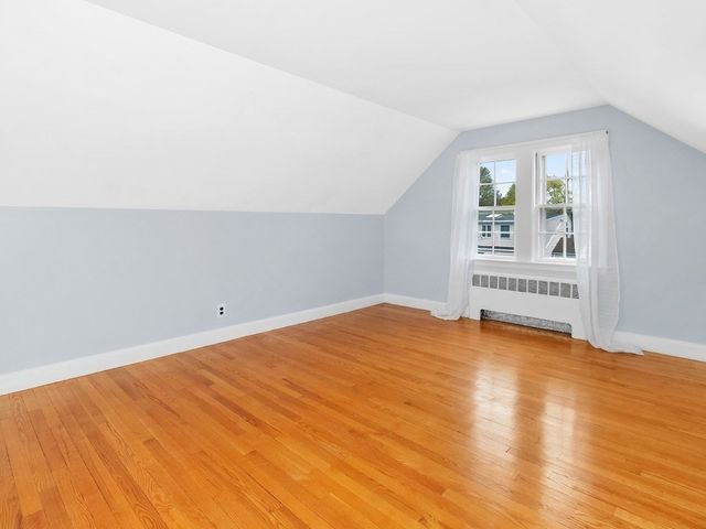 31 Oakledge Road, Waltham, MA 02452