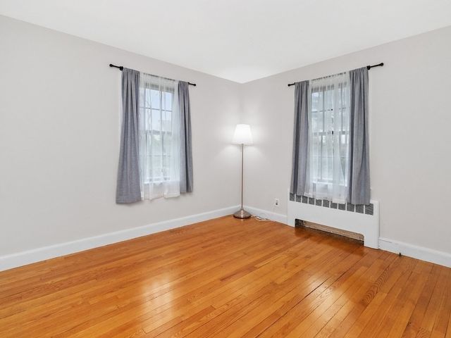 31 Oakledge Road, Waltham, MA 02452