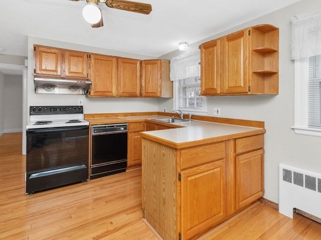 31 Oakledge Road, Waltham, MA 02452