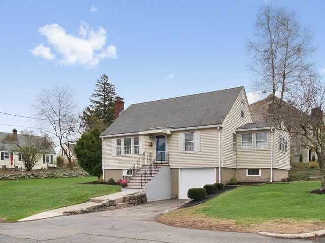 31 Oakledge Road, Waltham, MA 02452