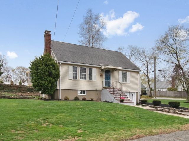 31 Oakledge Road, Waltham, MA 02452