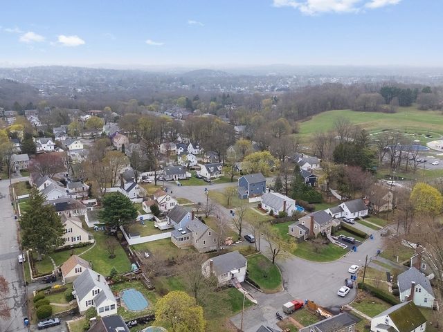 31 Oakledge Road, Waltham, MA 02452