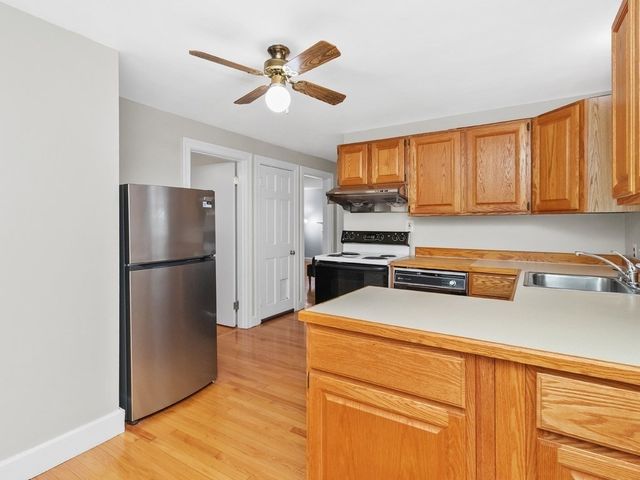 31 Oakledge Road, Waltham, MA 02452
