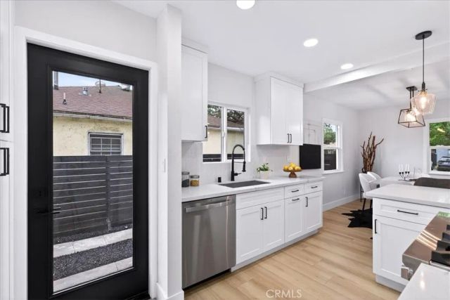 2622 S Bentley Avenue, Los Angeles, CA 90064