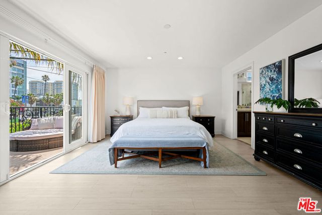 3000 Grand Canal, Venice, CA 90291