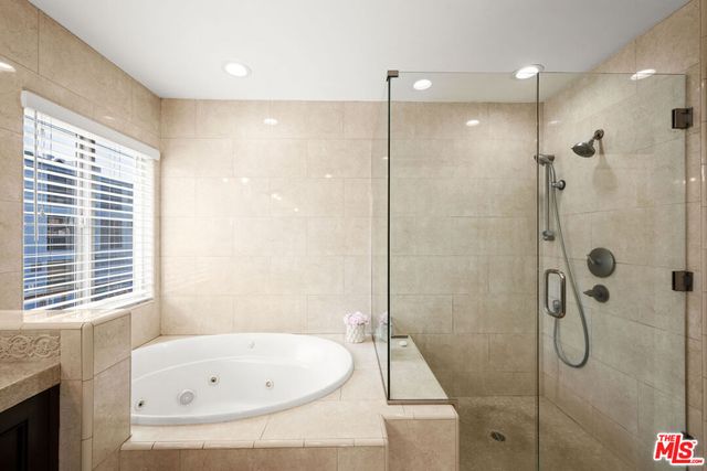 3000 Grand Canal, Venice, CA 90291