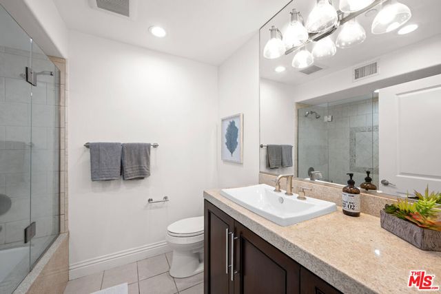 3000 Grand Canal, Venice, CA 90291