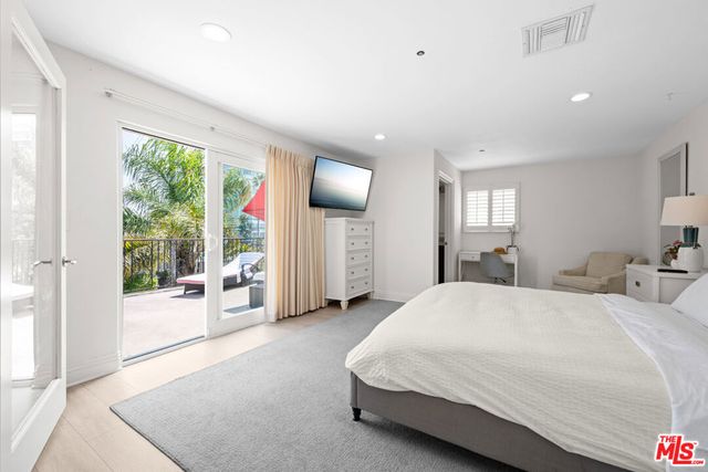 3000 Grand Canal, Venice, CA 90291